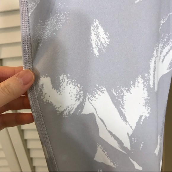 Wunder Under Hi-Rise Tight 25" Full-On Luxtreme Size 2 - Picture 10 of 16